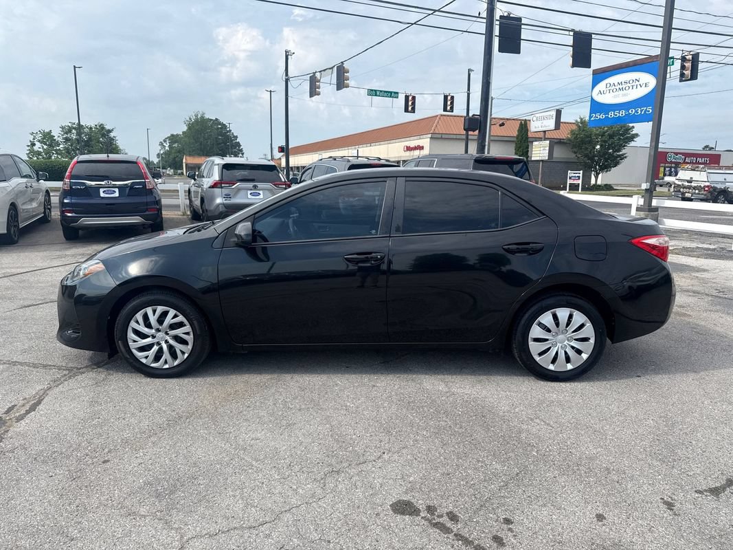 Used 2017 Toyota Corolla LE FWD image 2