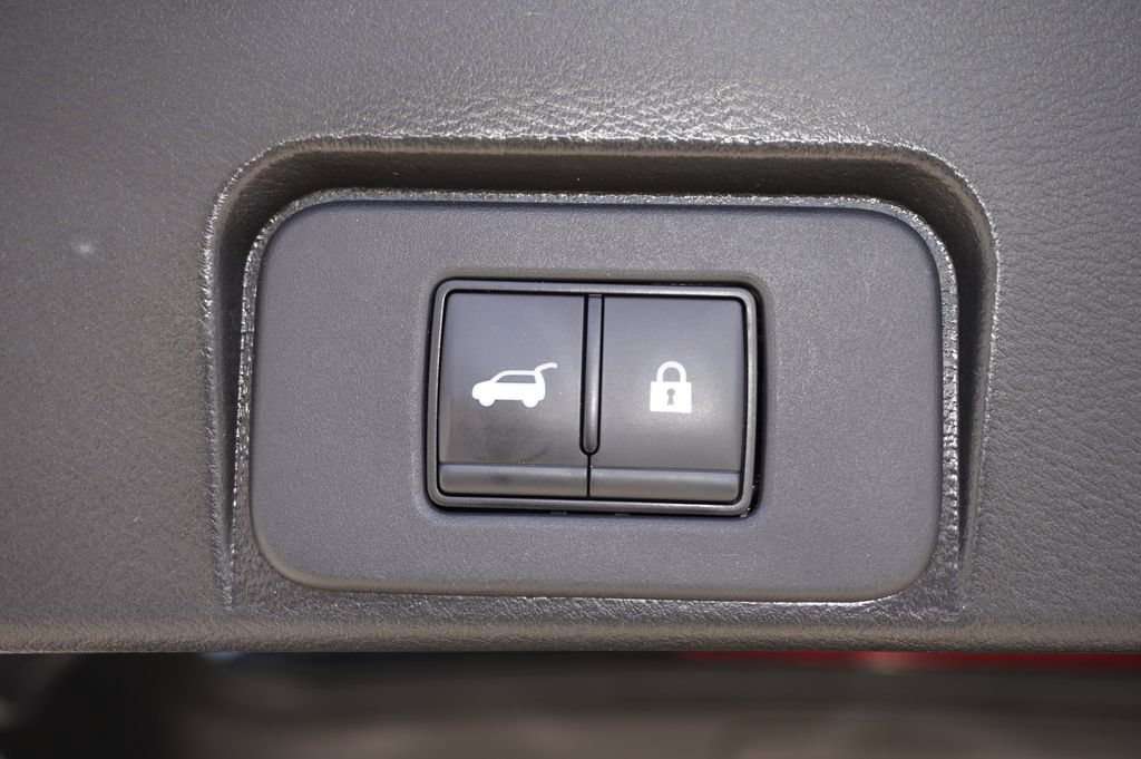 Used 2024 Nissan Rogue SV FWD image 10