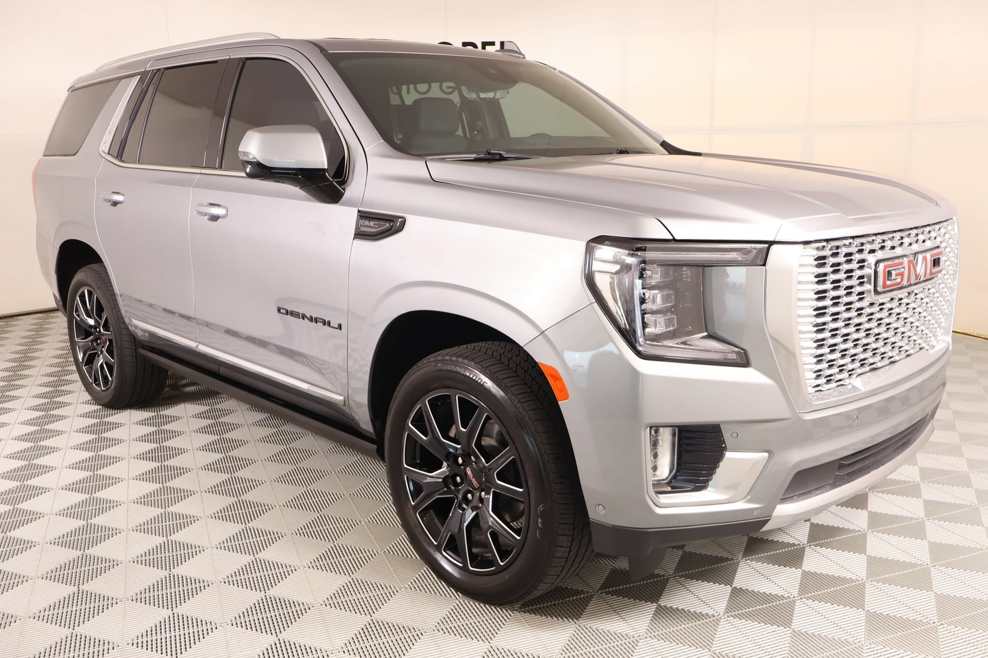 Used 2024 GMC Yukon Denali w/ Denali Reserve Package AWD/4WD video 1