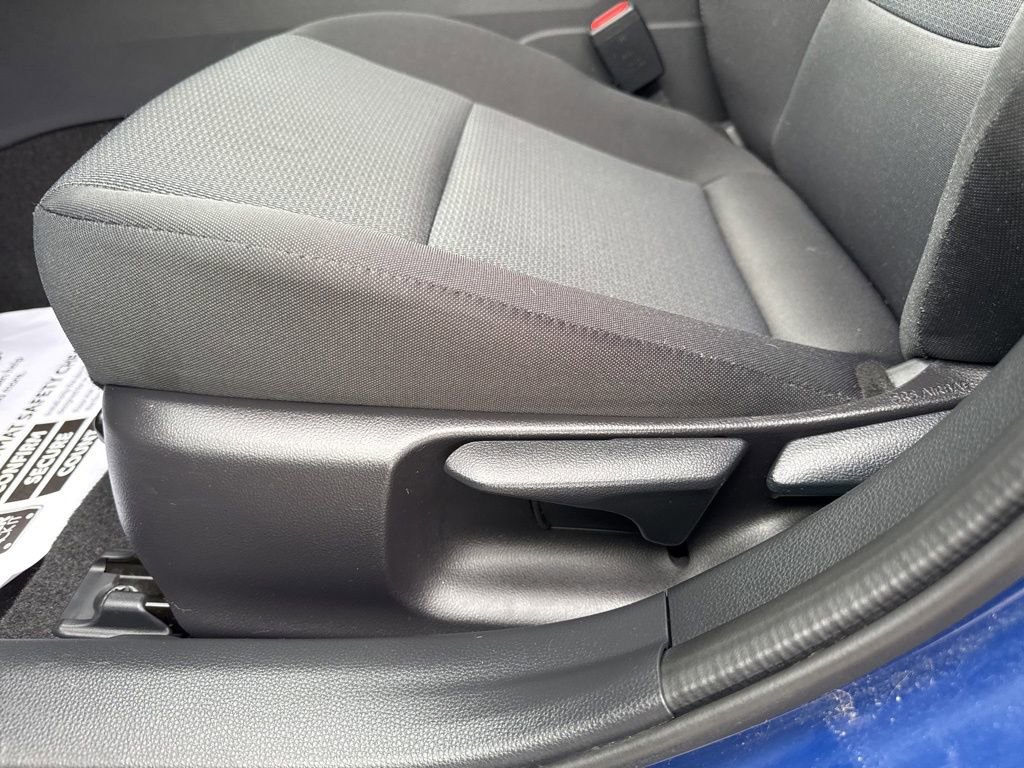 Used 2025 Toyota Prius LE image 30