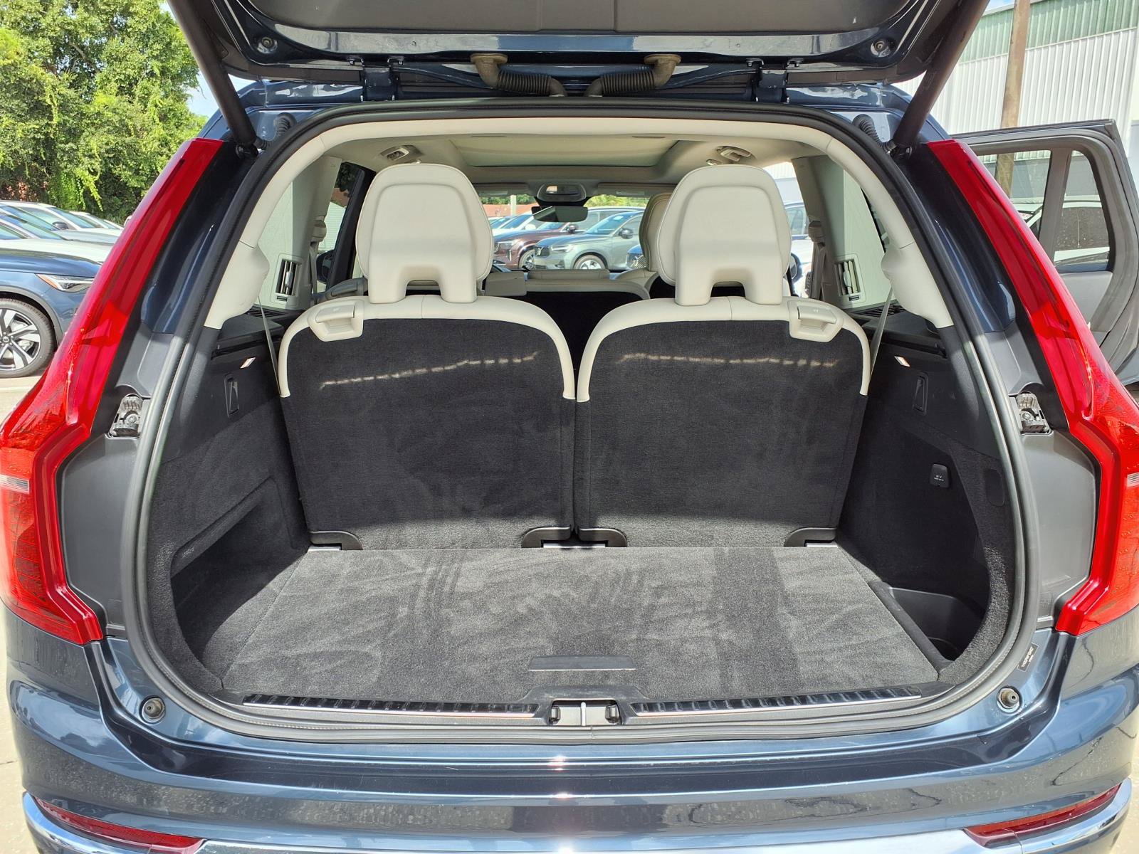 Certified 2023 Volvo XC90 B6 Plus AWD/4WD image 16