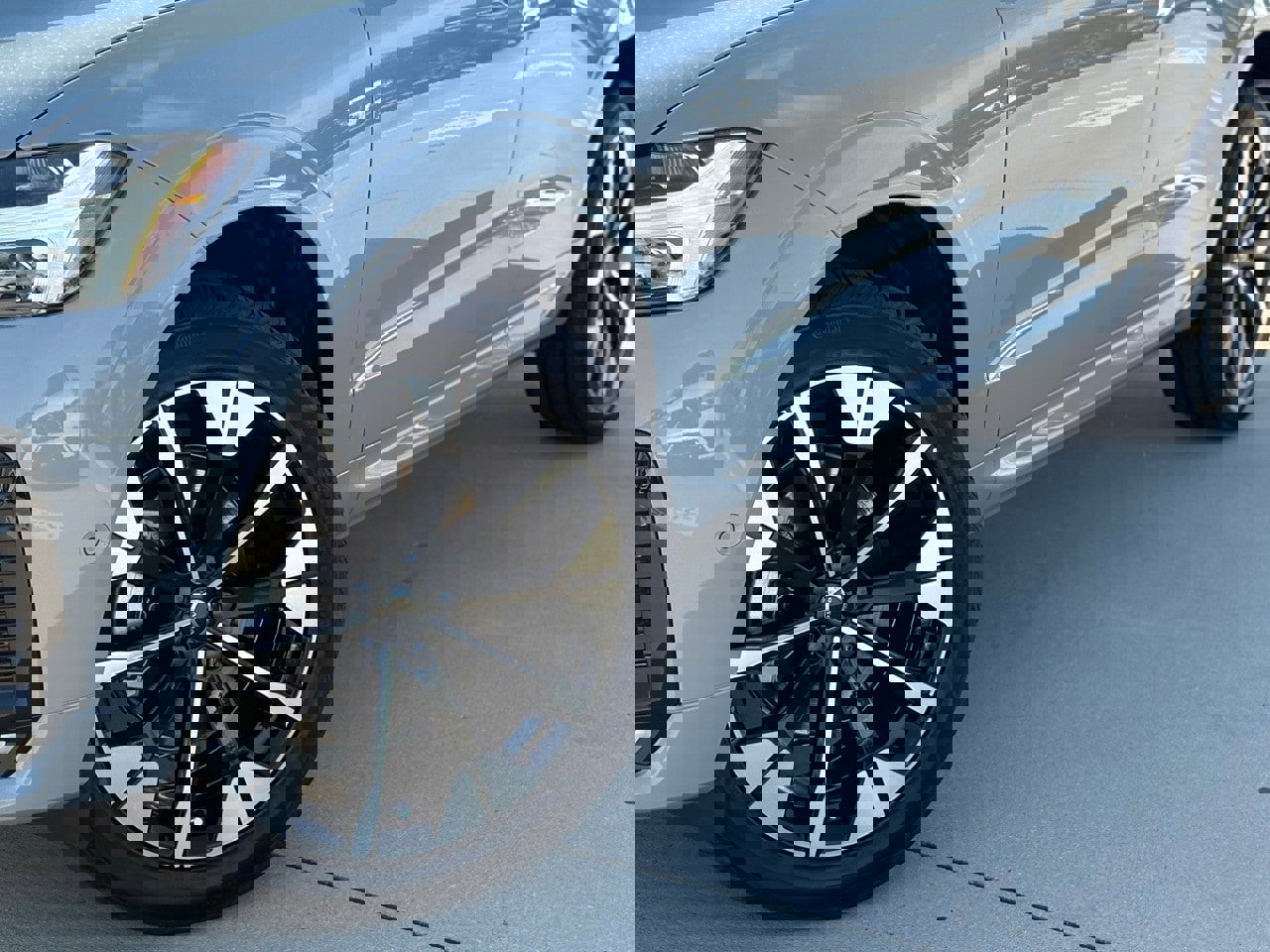 New 2026 Volvo XC60 B5 Plus w/ Protection Package Premier image 6