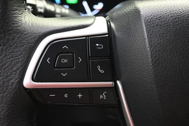 Used 2023 Toyota Sienna XLE FWD image 13