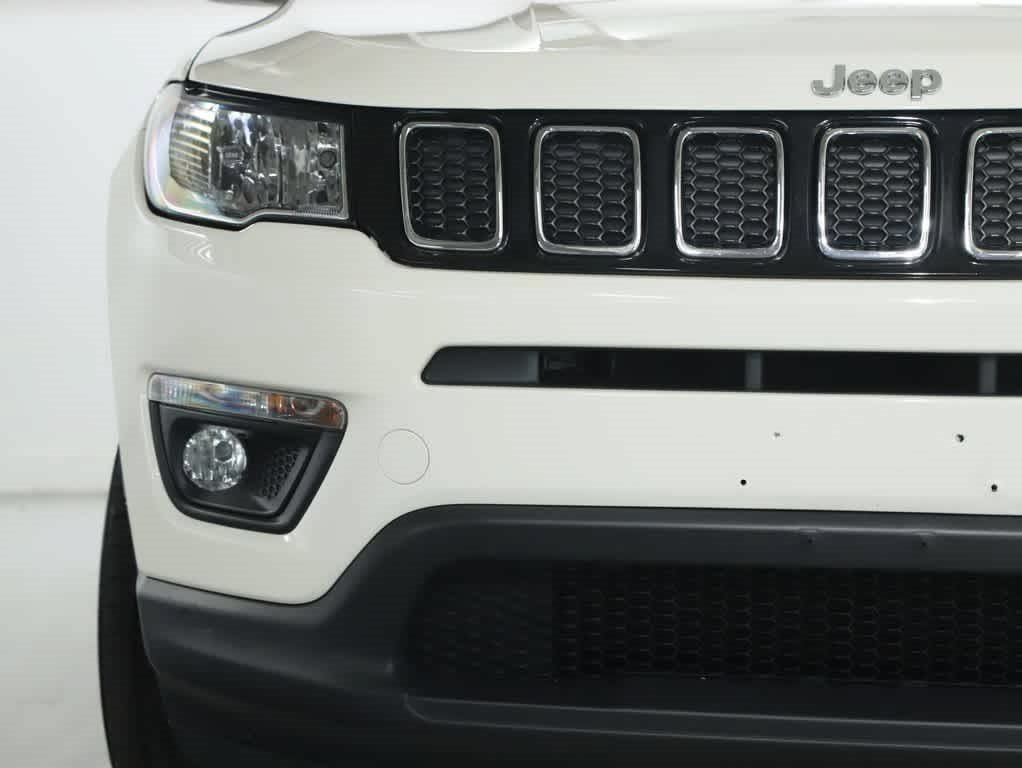 Used 2017 Jeep Compass Latitude w/ Popular Equipment Group AWD/4WD image 6