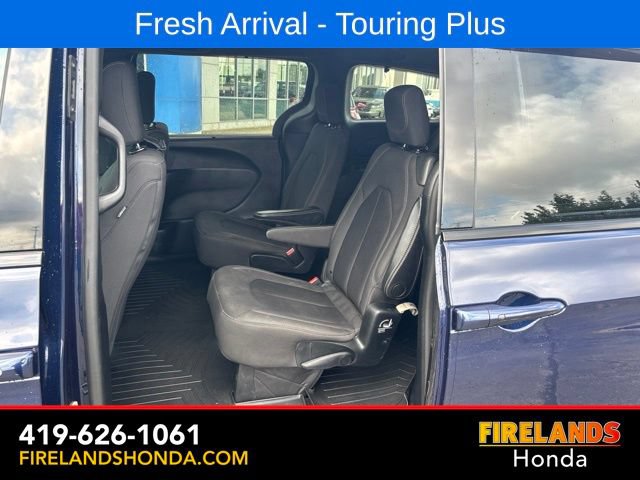 Used 2019 Chrysler Pacifica Touring Plus w/ S Appearance Package FWD image 10