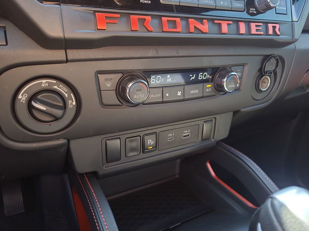 Used 2025 Nissan Frontier PRO-4X AWD/4WD image 23