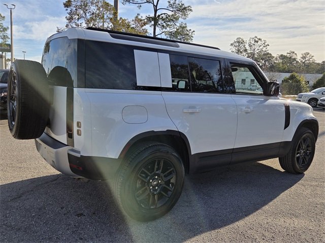 Used 2025 Land Rover Defender 110 S image 7