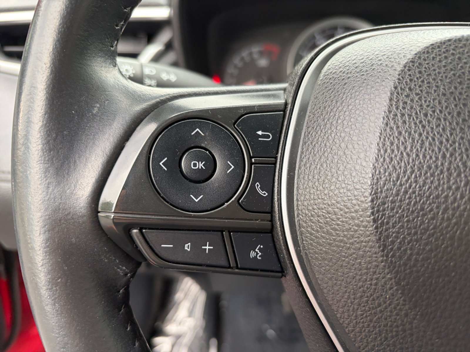 Used 2022 Toyota Corolla Cross LE w/ Moonroof Package AWD/4WD image 14