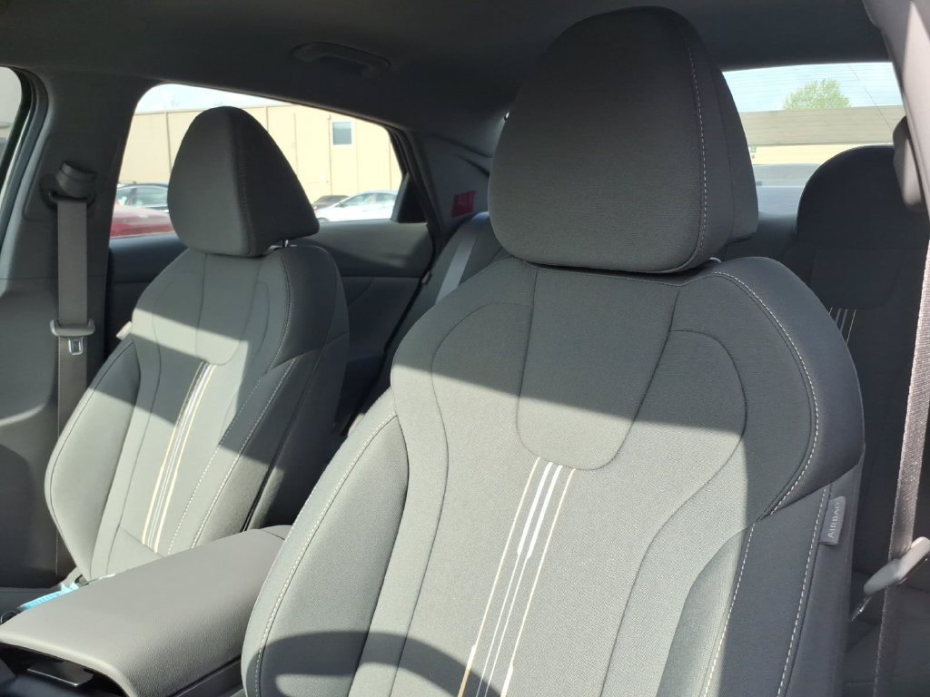 Used 2026 Hyundai Elantra Sport w/ Cargo Package FWD image 15