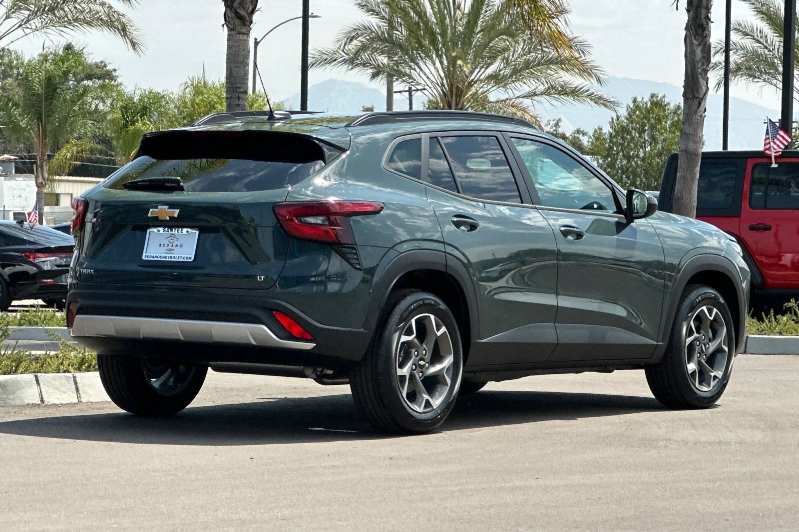 New 2026 Chevrolet Trax LT w/ Sunroof Package FWD image 4