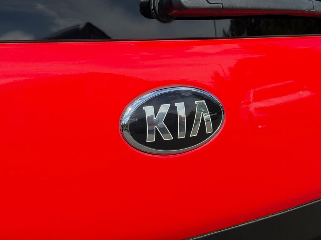 Used 2016 Kia Soul + w/ Designer's Package FWD image 33