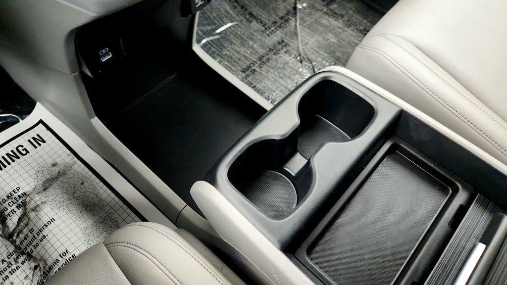 Used 2023 Honda Odyssey EX-L image 17