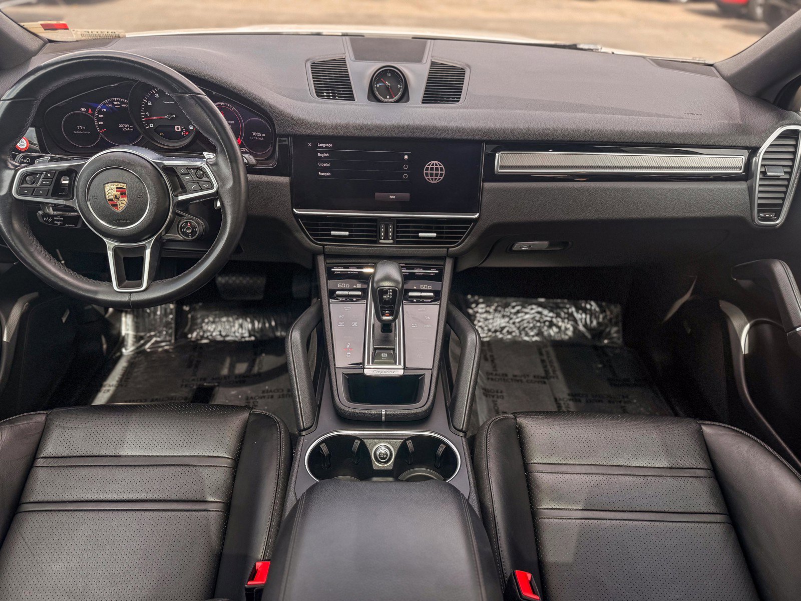 Used 2023 Porsche Cayenne Platinum Edition image 12