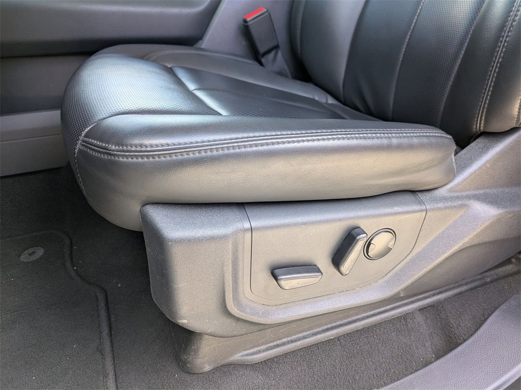 Used 2023 Ford Expedition XLT image 14