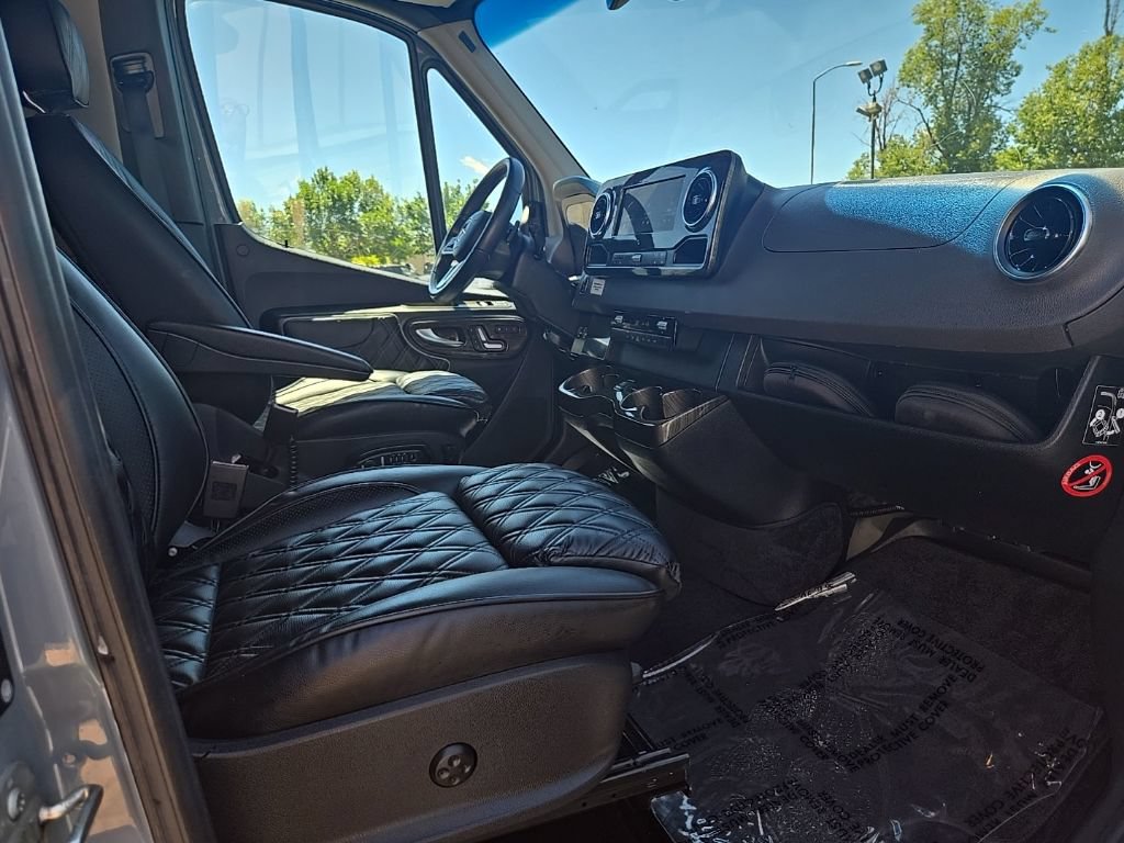 Used 2023 Mercedes-Benz Sprinter 3500 image 29