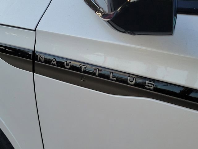 Certified 2024 Lincoln Nautilus Black Label AWD/4WD image 6