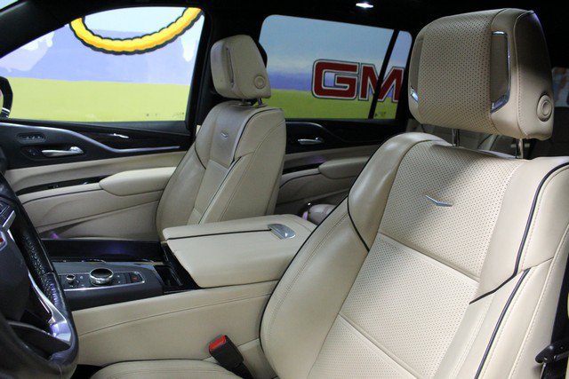 Certified 2022 Cadillac Escalade ESV Premium Luxury AWD/4WD image 21