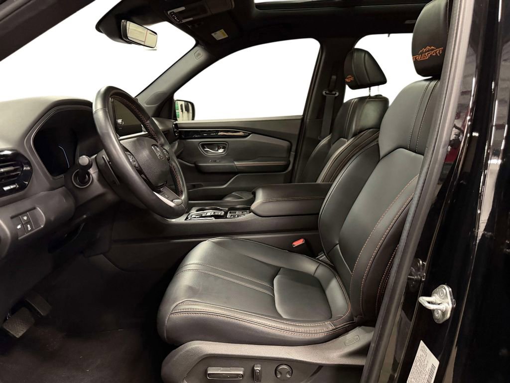 Used 2025 Honda Pilot TrailSport image 26