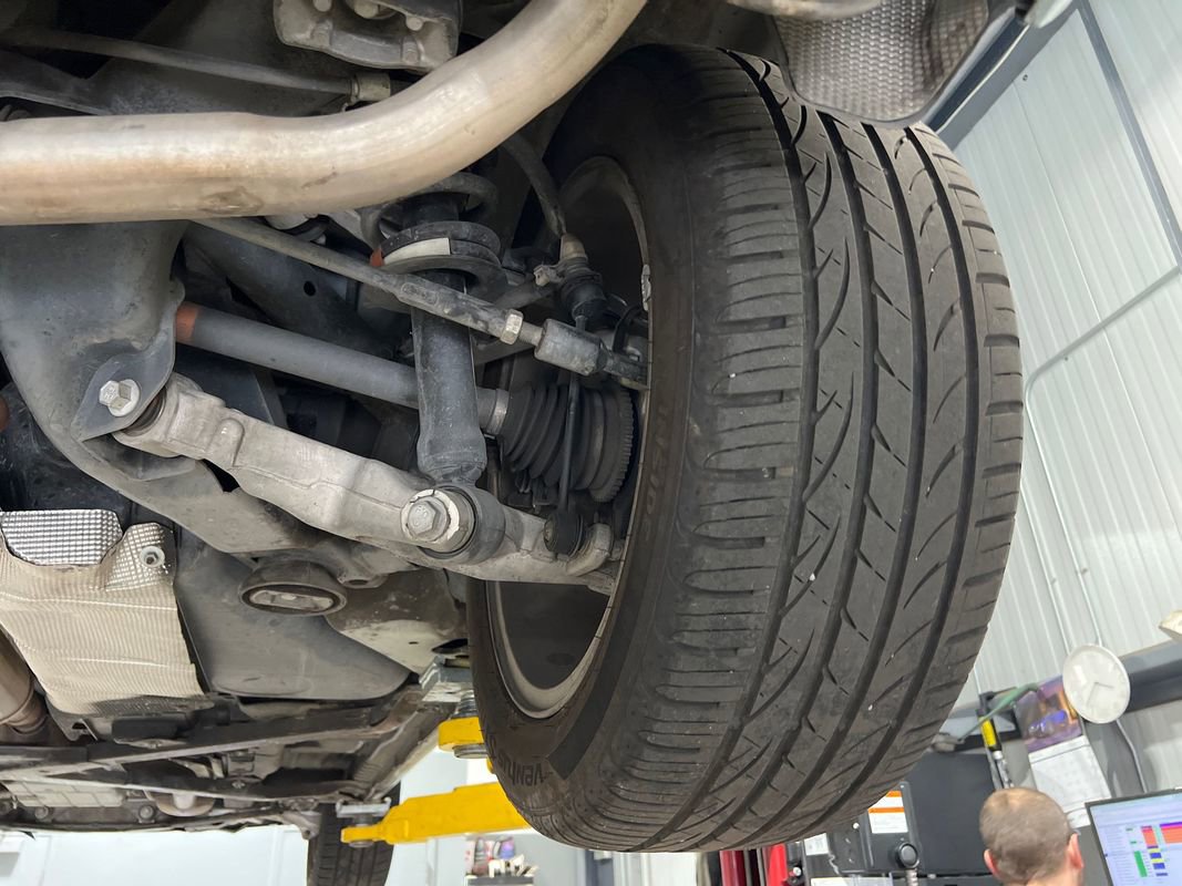 Used 2003 Ford Thunderbird image 53