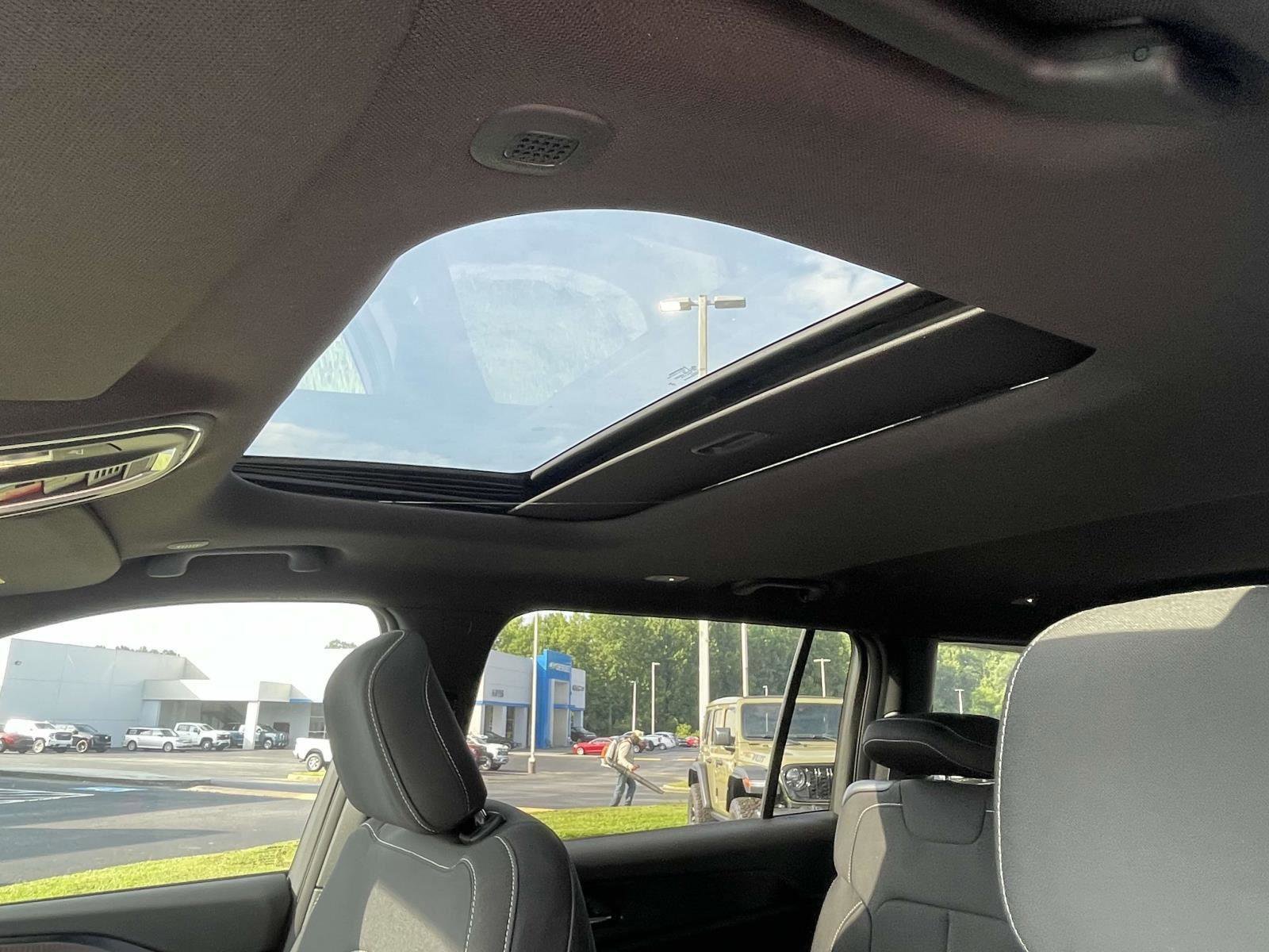 New 2025 Jeep Grand Cherokee L Laredo video 2