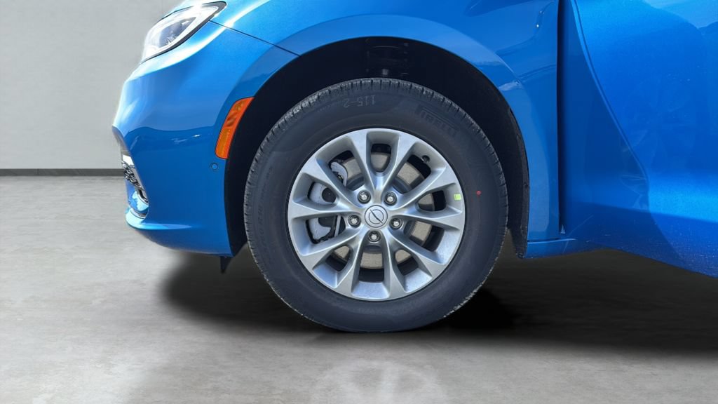 New 2026 Chrysler Pacifica Select AWD/4WD image 39