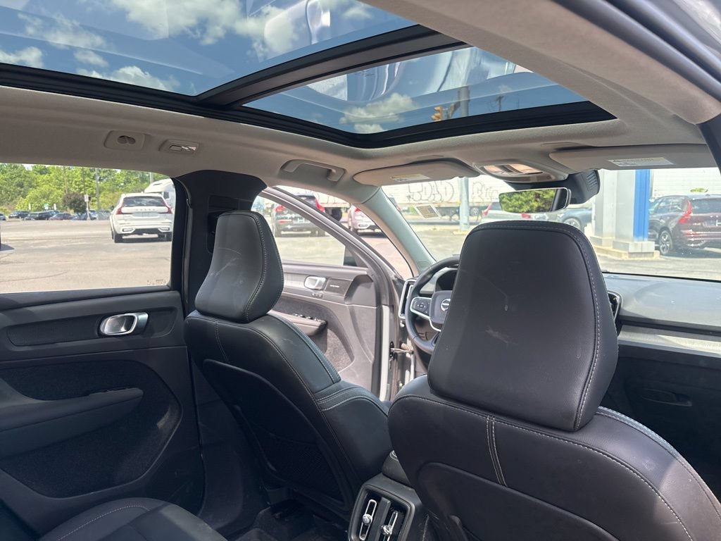 Certified 2024 Volvo XC40 B5 Ultimate w/ Protection Package Premier AWD/4WD image 33