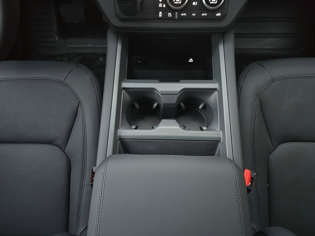 New 2026 Land Rover Defender 130 X-Dynamic SE AWD/4WD image 22
