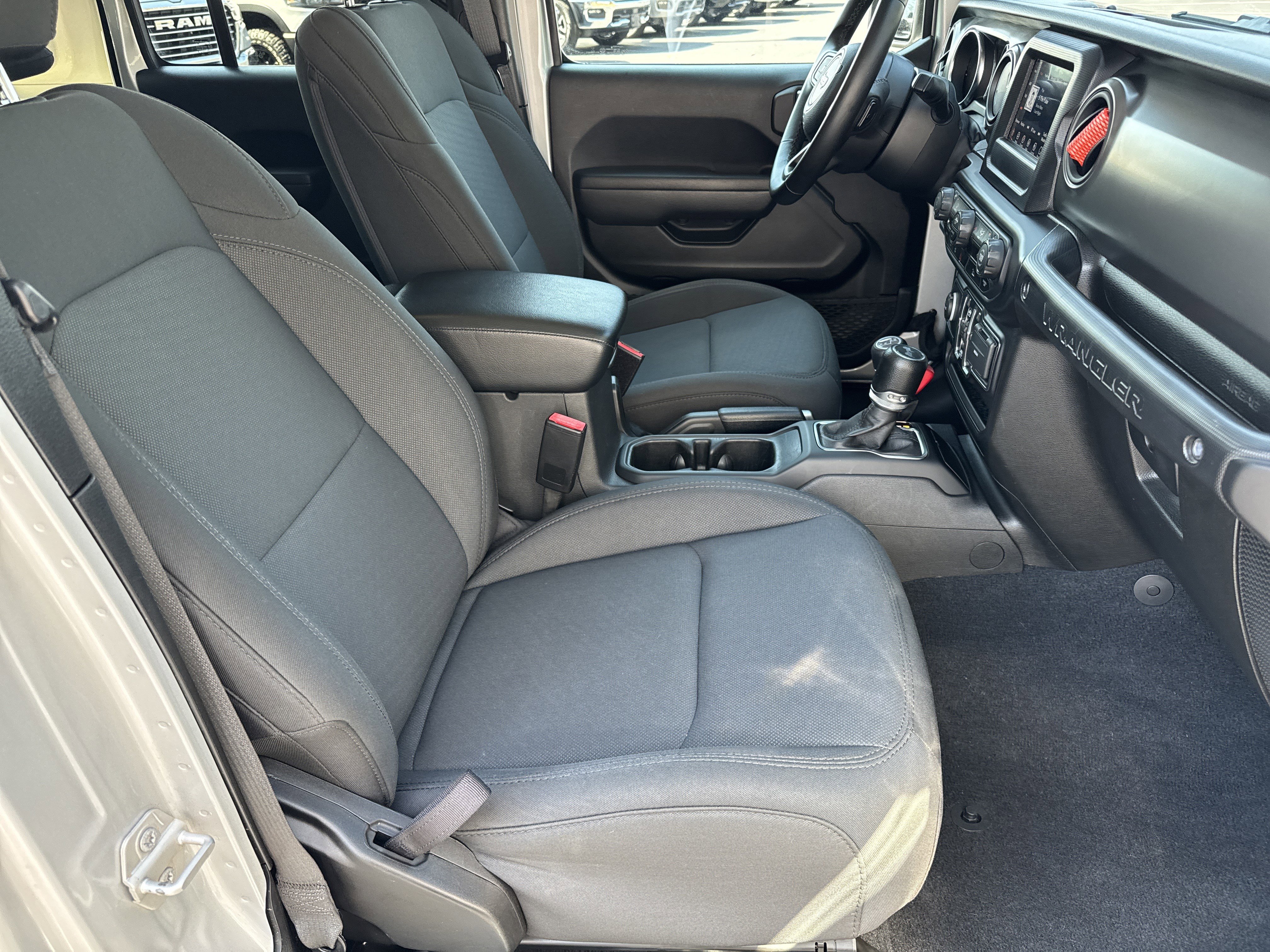 Used 2022 Jeep Wrangler Unlimited Sport AWD/4WD image 16