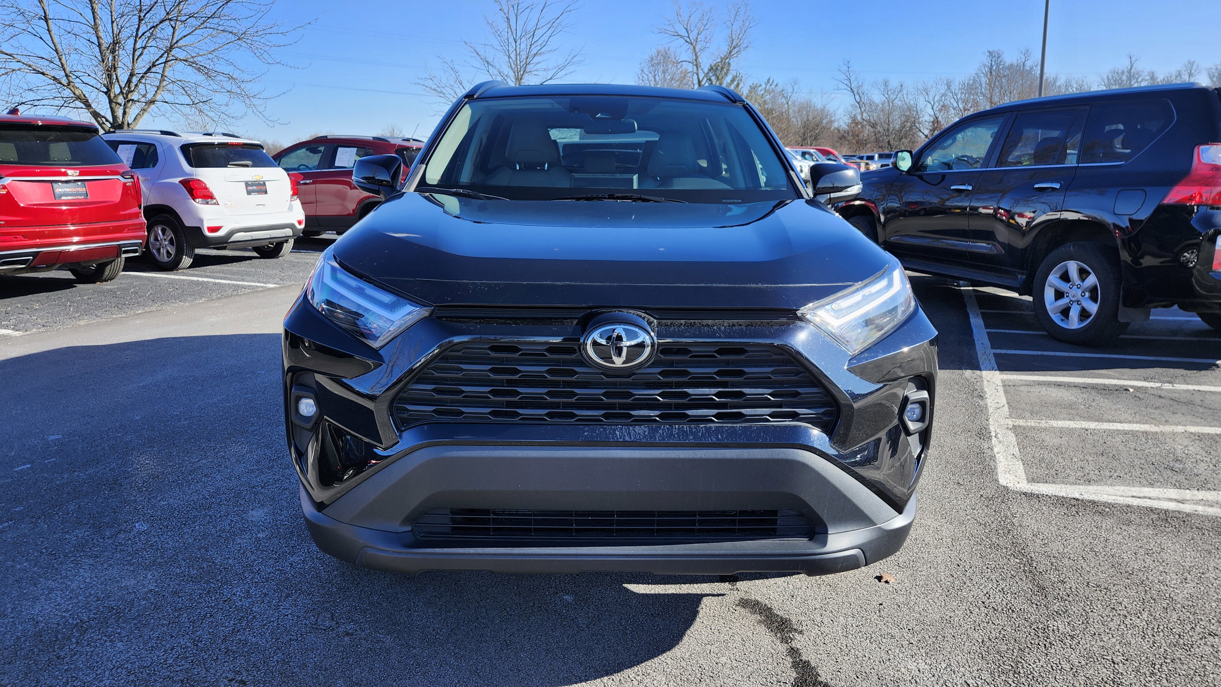 Used 2023 Toyota RAV4 XLE Premium image 13