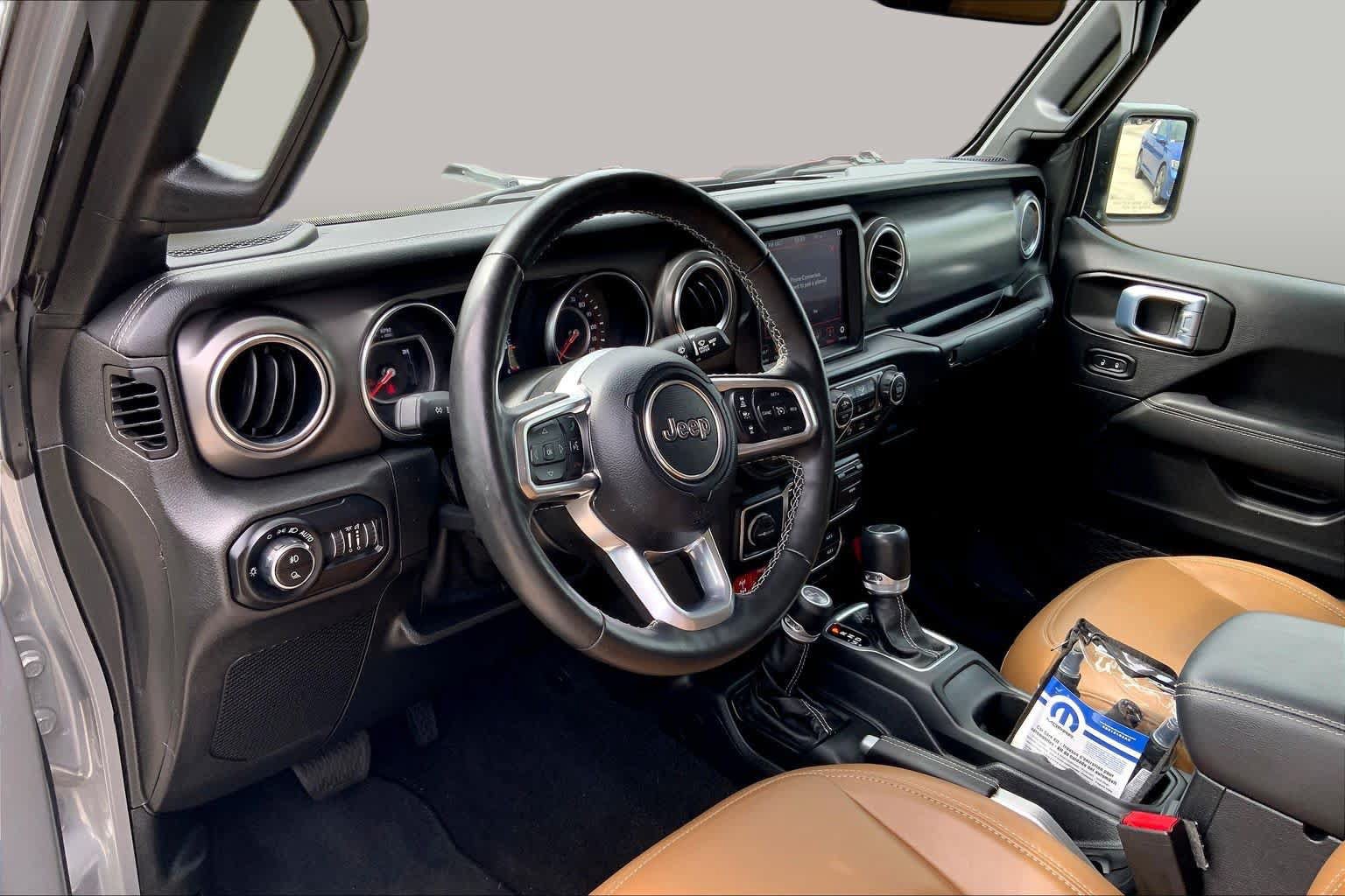 Used 2021 Jeep Gladiator Rubicon AWD/4WD image 15