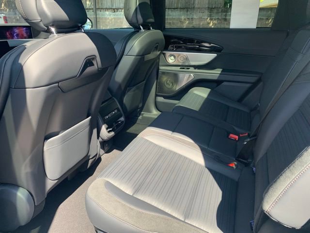 New 2025 Lincoln Nautilus Reserve image 18