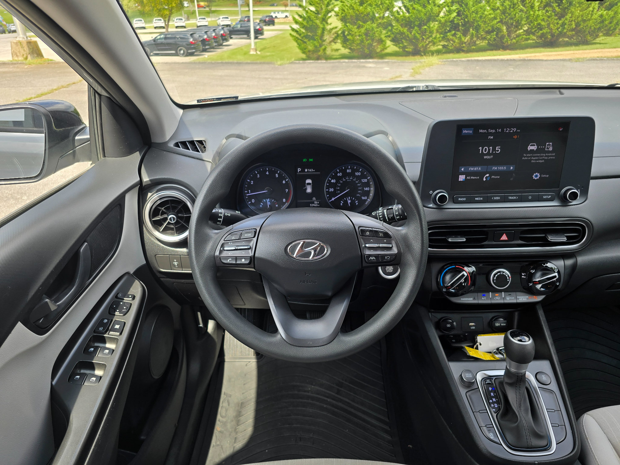 Used 2023 Hyundai Kona SEL AWD/4WD image 16