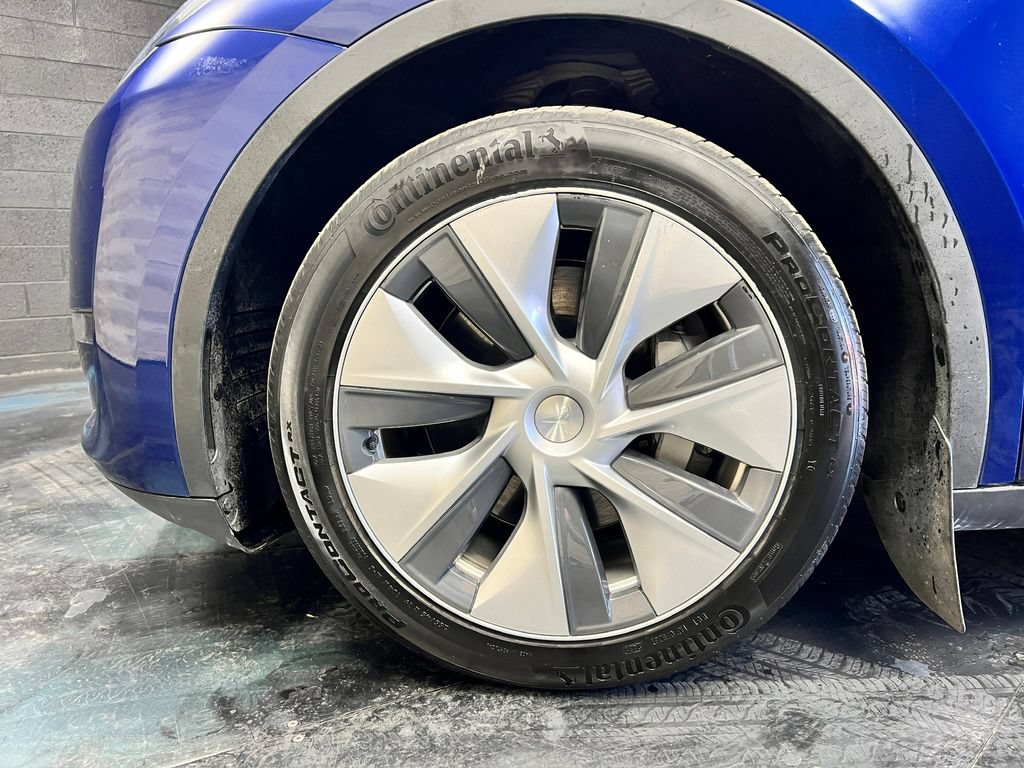Used 2023 Tesla Model Y Long Range AWD/4WD image 23