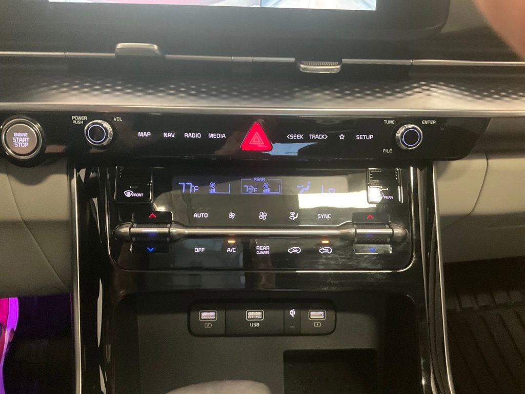 Used 2023 Kia Carnival SX Prestige image 29