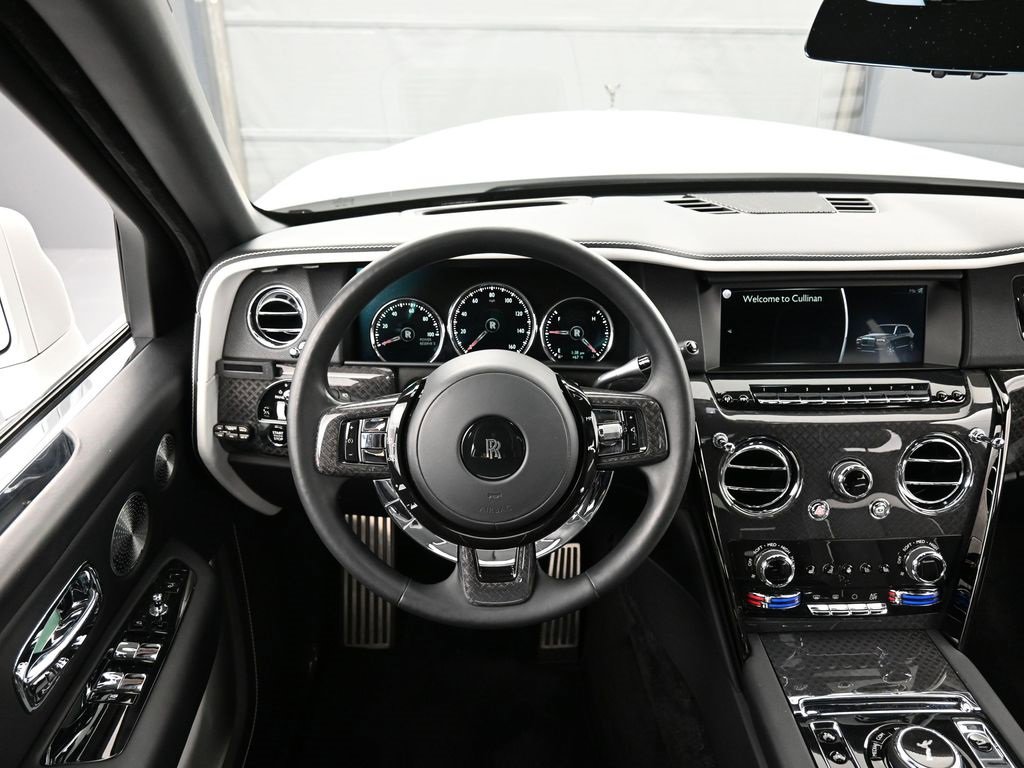 Certified 2021 Rolls-Royce Cullinan Black Badge image 18