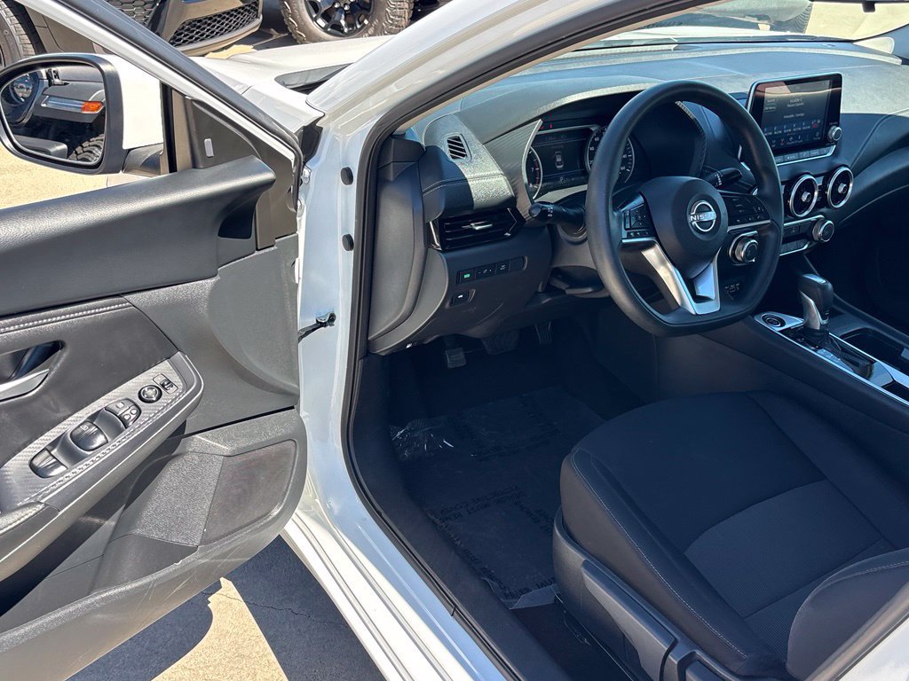 Used 2024 Nissan Sentra SV FWD image 7