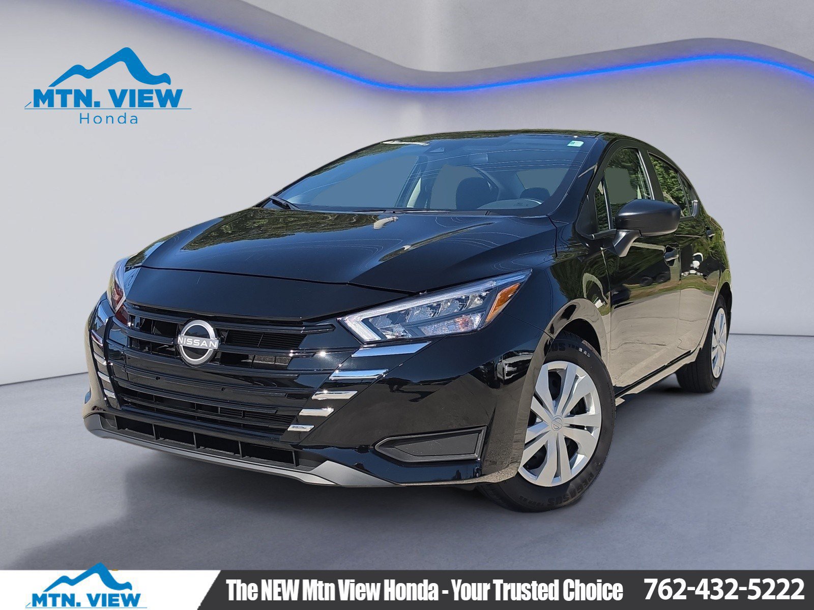 Used 2025 Nissan Versa S w/ Trunk Package
