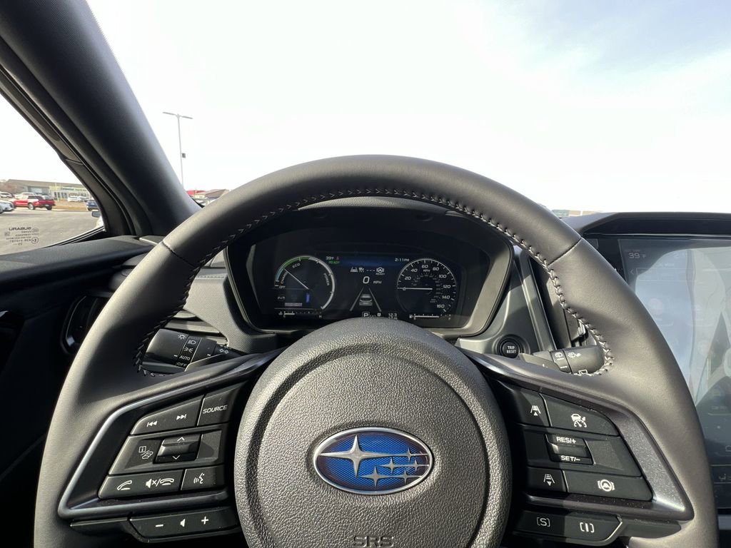 Used 2025 Subaru Forester Limited AWD/4WD image 11