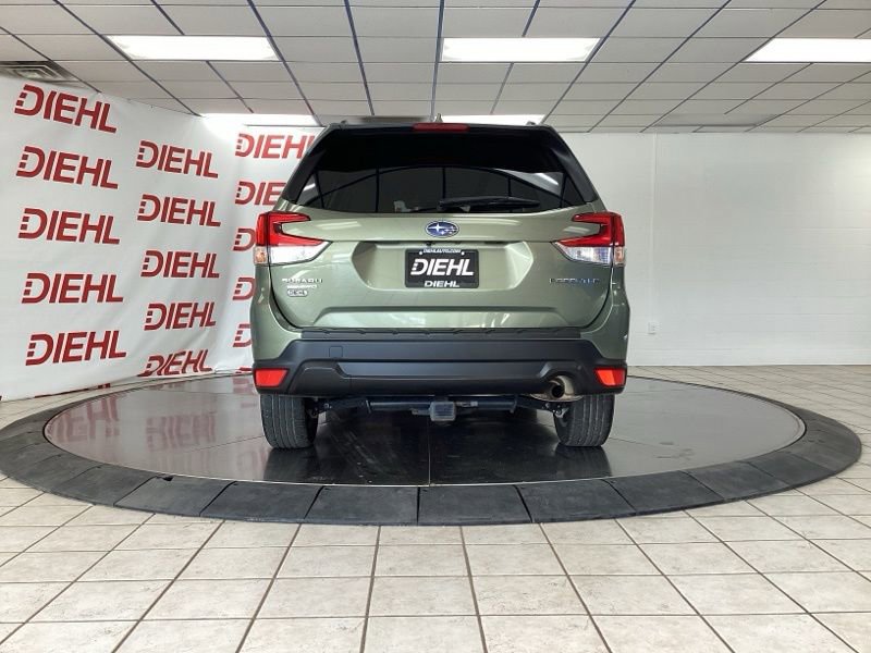 Used 2019 Subaru Forester Premium AWD/4WD image 6