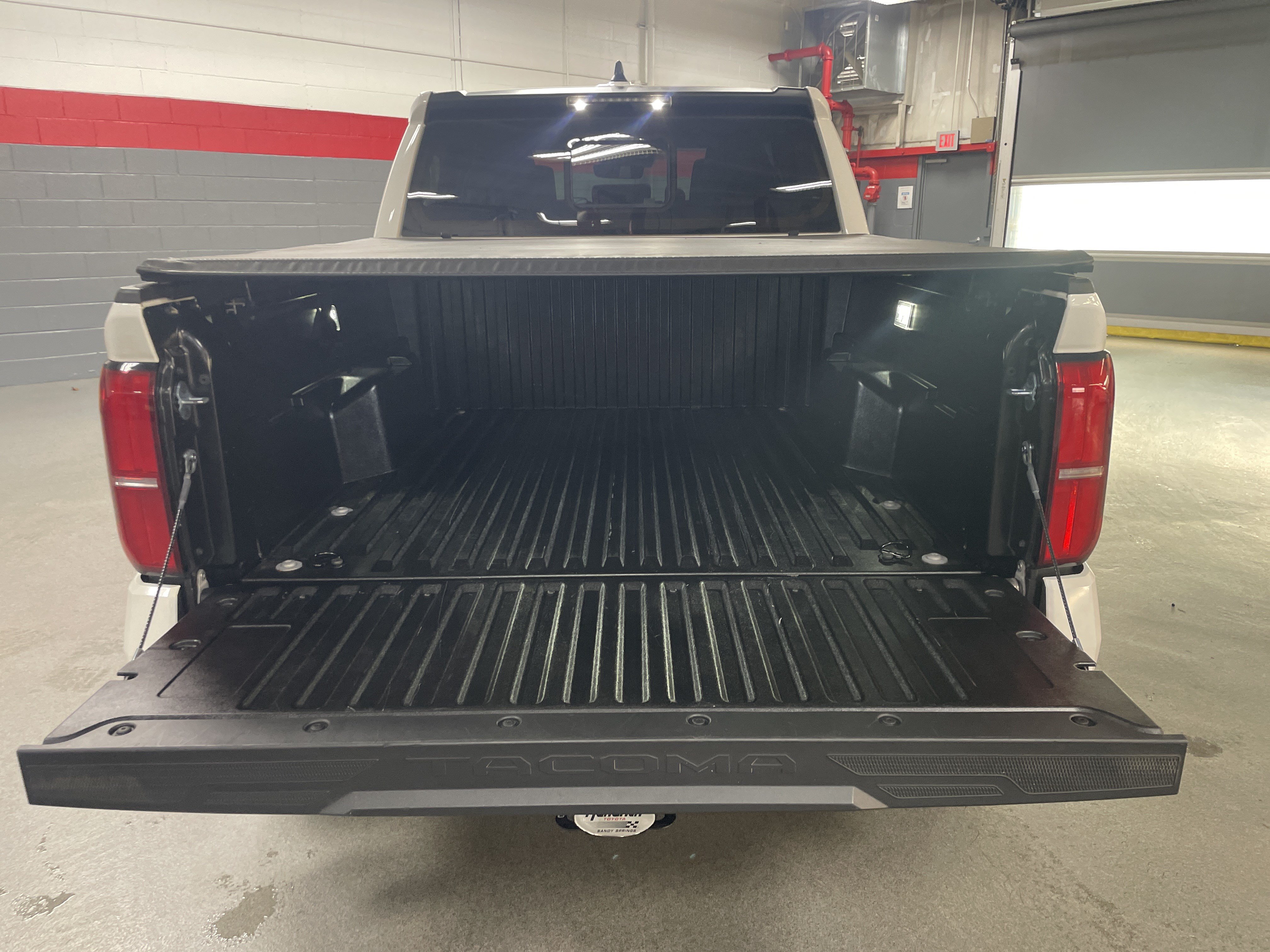 Certified 2024 Toyota Tacoma SR5 AWD/4WD image 33