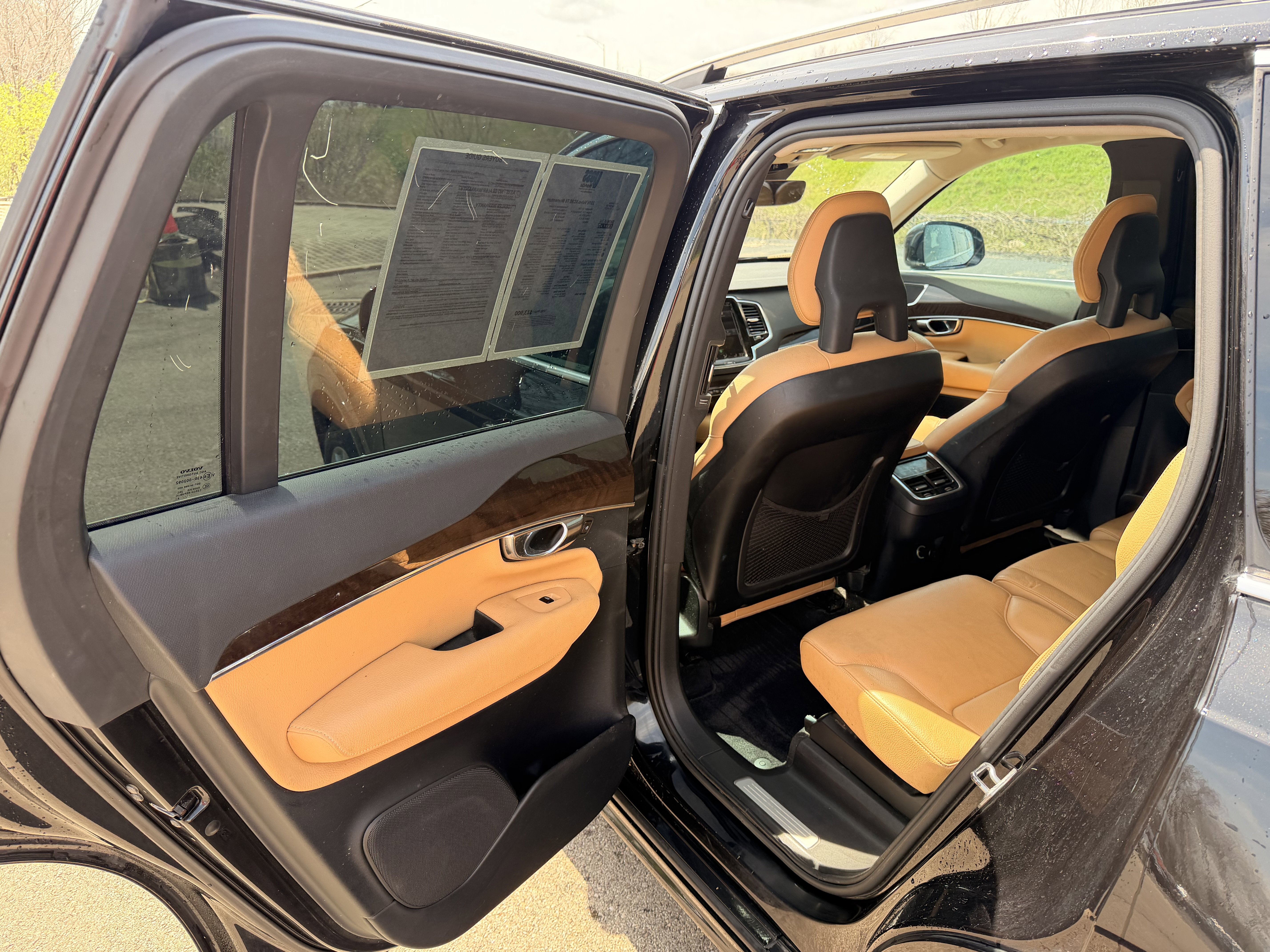 Used 2016 Volvo XC90 T6 Momentum w/ Momentum Plus Package image 12