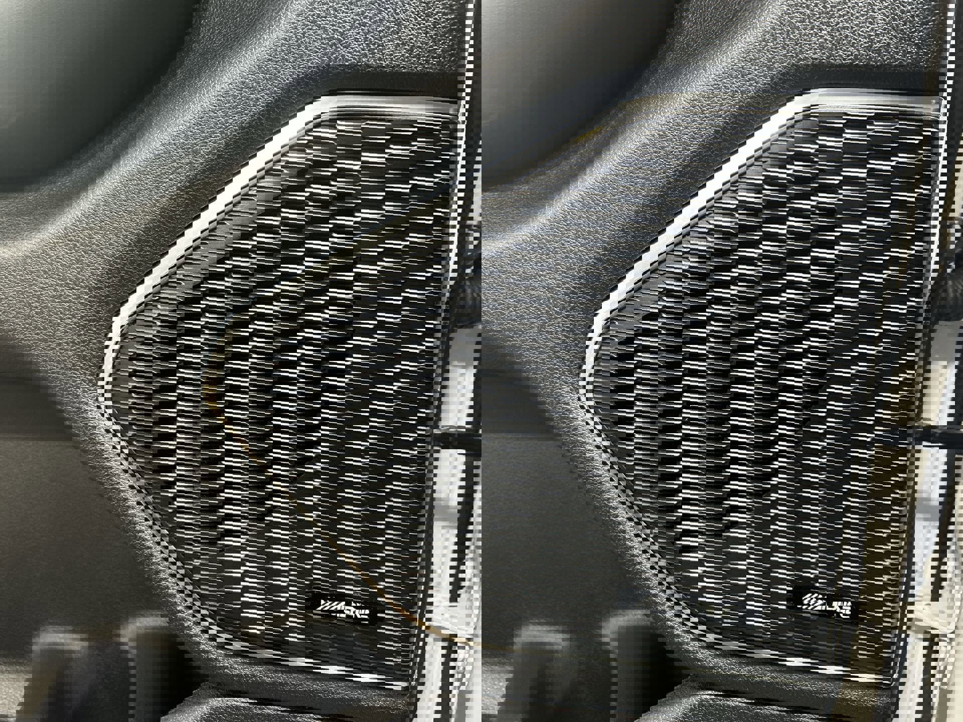 Used 2023 Jeep Grand Cherokee Overland w/ Luxury Tech Group IV image 26