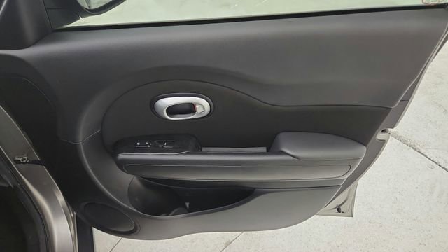 Used 2016 Kia Soul image 20