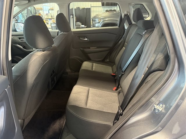 Used 2024 Nissan Rogue SV image 14