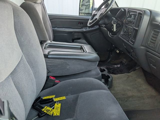 Used 2005 GMC Sierra 2500 SLE w/ Skid Plate Package image 26