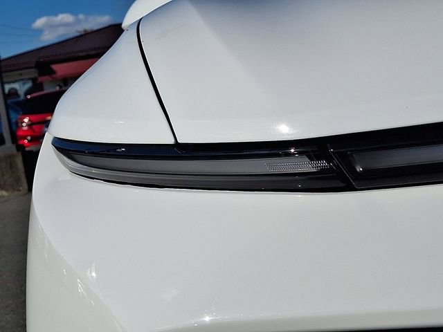 Certified 2024 Chevrolet Equinox EV LT image 9