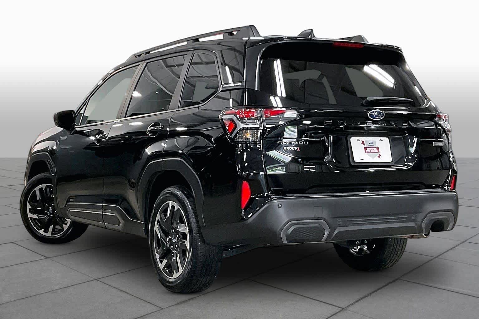 Used 2025 Subaru Forester Limited AWD/4WD image 12