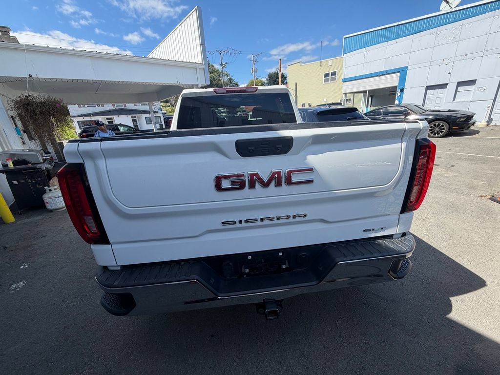 Used 2024 GMC Sierra 1500 SLT AWD/4WD image 4