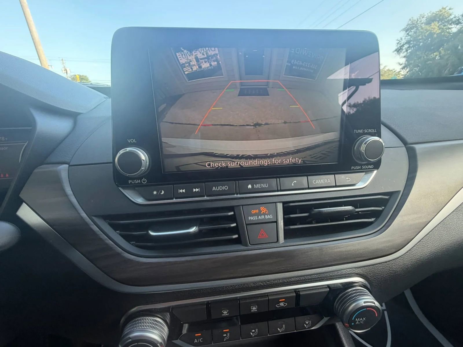 Used 2025 Nissan Altima 2.5 SV FWD image 17