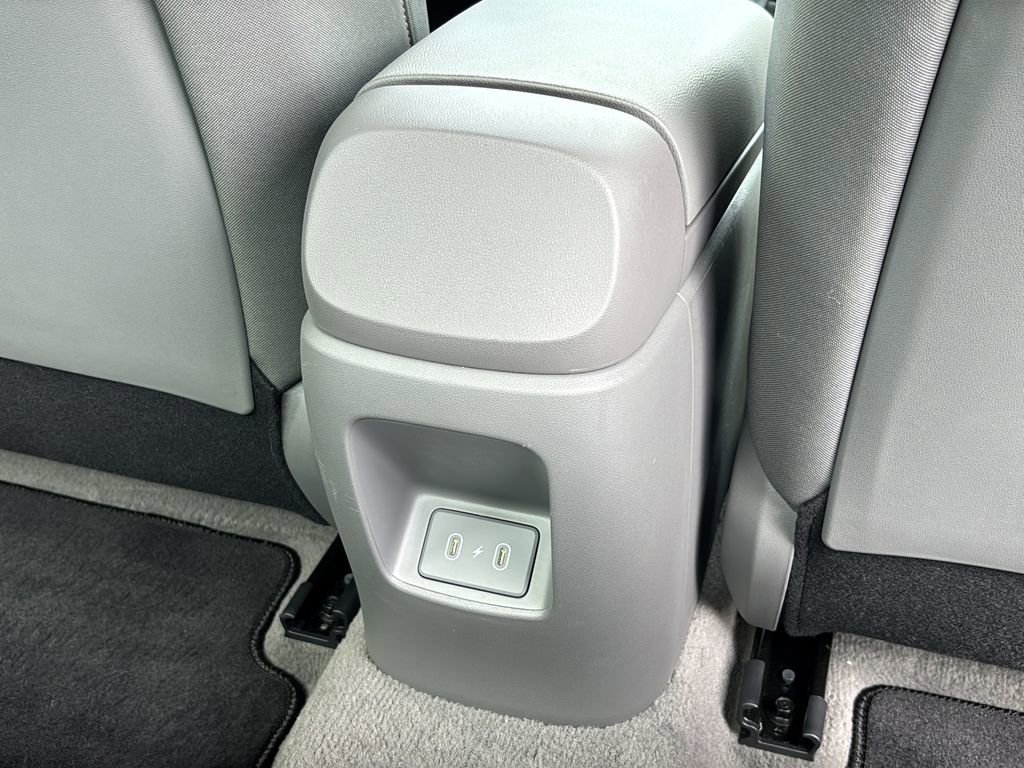 Used 2025 Hyundai Elantra Sport FWD image 37